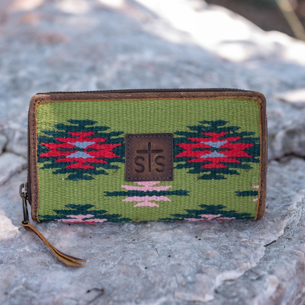 NWT STS Ranchwear Baja Dreams Leather bifold Wallet